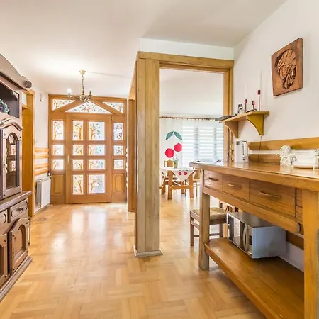 Wisniowy Gaj Farma Ujanowice