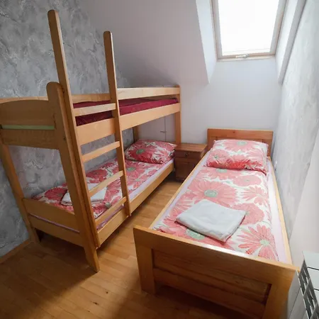 Wisniowy Gaj Alojamento de Turismo Rural *